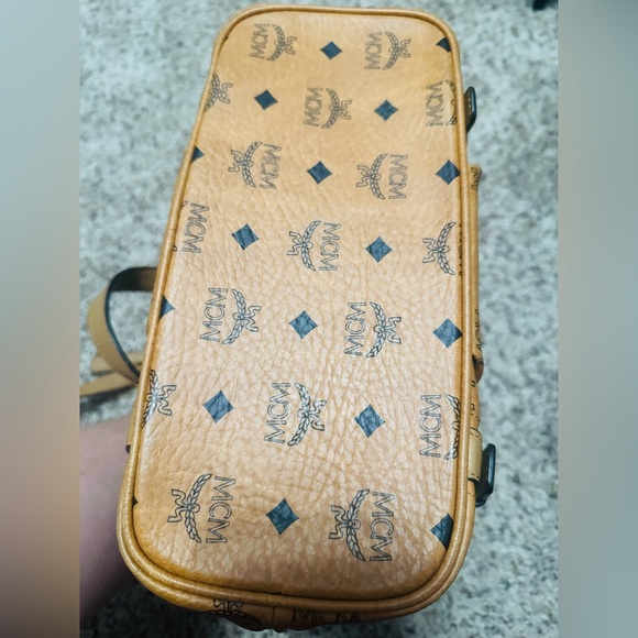 MCM crossbody - Picture 3 of 6